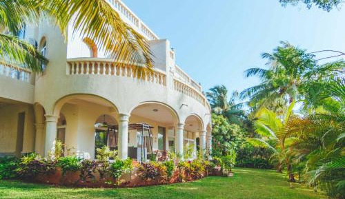Villa with Garden View