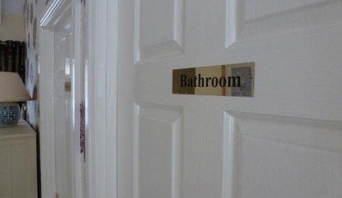 Twin Room with Private Bathroom (in hall) 