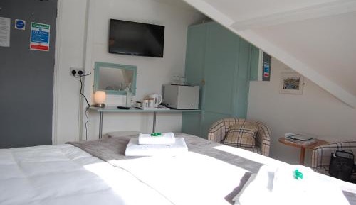 King Double with Partial Sea View