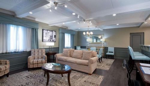 Two-Room King Suite with Sofa Bed and Dry Bar