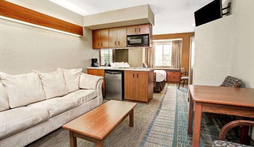 Queen Studio Suite - Non-Smoking