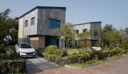 Three-Bedroom Townhouse