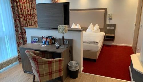 Deluxe Double Room with Shower