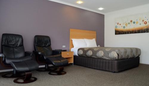 Queen Motel Unit
