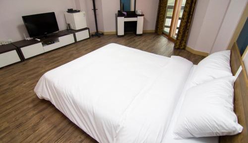 Standard Double Room with Mountain View