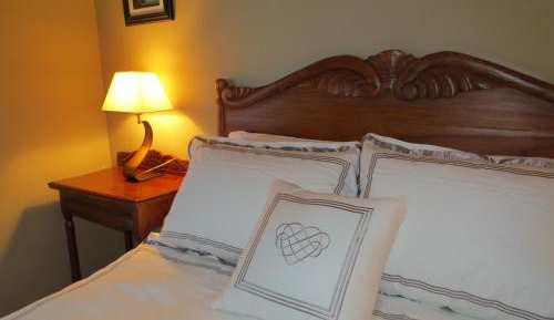 Apartment with Mountain View