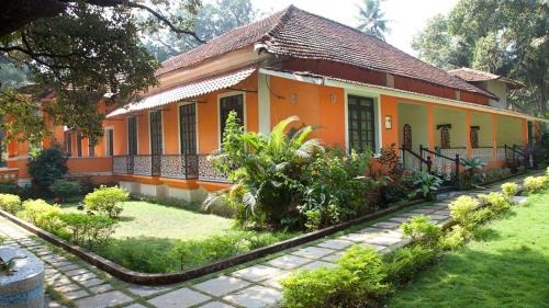 Apartment with Garden View
