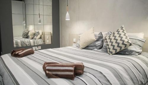 Deluxe Double Room with Private Bathroom