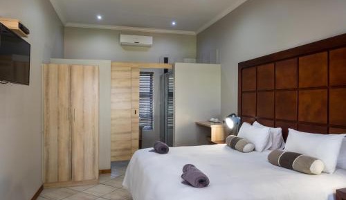 Standard Twin Room with Garden View