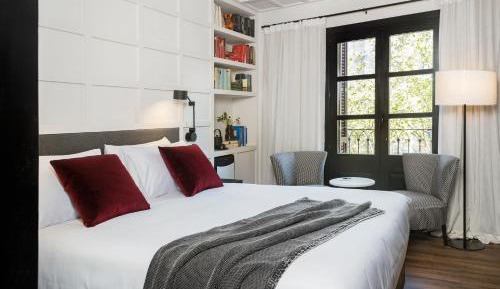 Superior Double Room Ramblas view