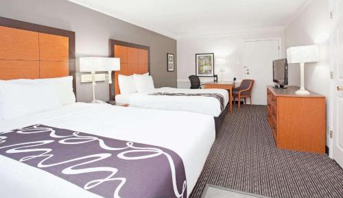 Standard Room with Two Double Beds
