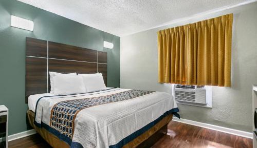 King Room - Non-Smoking