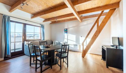 Apartment (8 Adults)