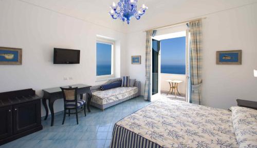 Quadruple Room with Sea View