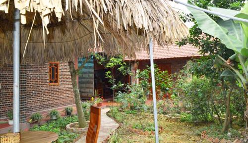Bungalow with Garden View