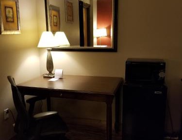 Deluxe Queen Room - Non-Smoking