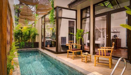 Suite with Private Pool