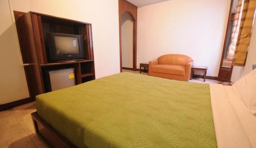 Queen Room with Spa Bath