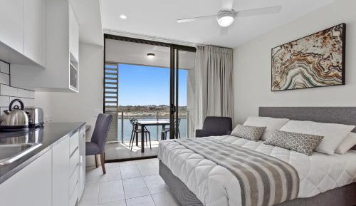 North Shore Studio with Balcony