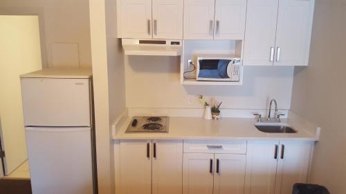 Queen Room with Kitchenette