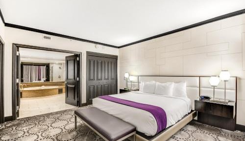 Bayview Tower Suite King Non Smoking