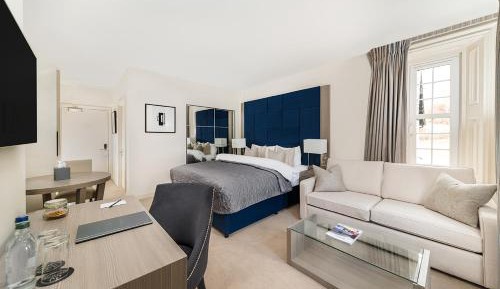 Deluxe Suite
