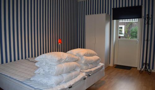 Superior Double or Twin Room with Shared Bathroom