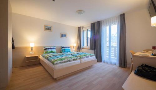 Superior Double Room with Balcony and Mountain View