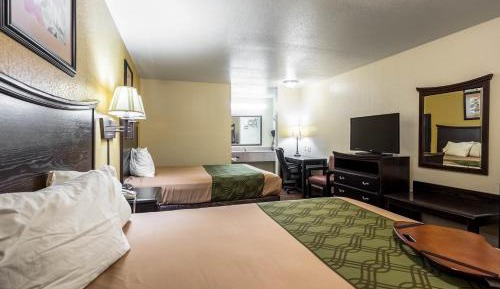 Queen Room with Two Queen Beds - Non-Smoking