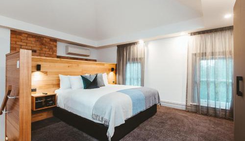 Two-Bedroom Studio - Hunter