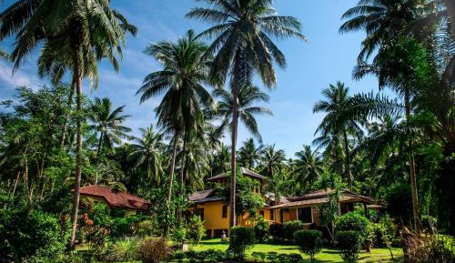Villa with Garden View