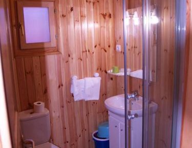 Two-Bedroom Bungalow (5 Adults)