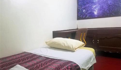 Single Room with Shared Bathroom