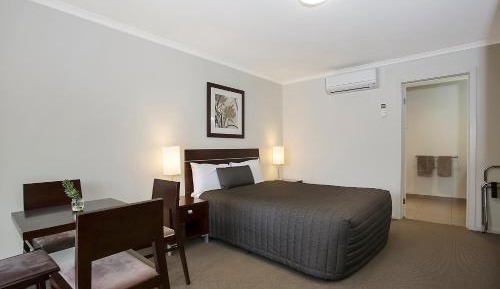 Family Suite (2 Adults + 2 Children)