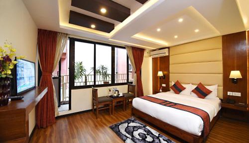 Deluxe Double Room with Balcony - Complimentary Airport Pick up or Drop