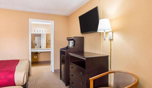 Queen Room with Two Queen Beds - Non-Smoking