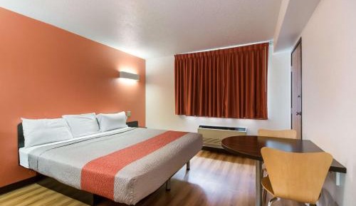 King Room - Non-Smoking