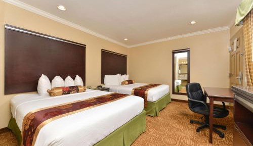 Queen Room with Two Queen Beds - Non-Smoking