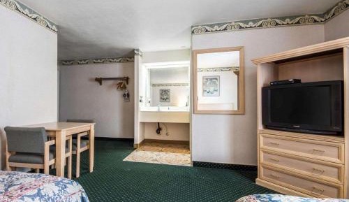 Non-Smoking Double Queen Room