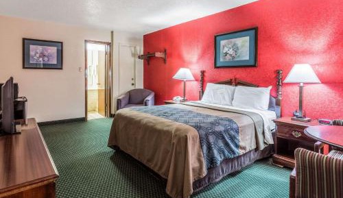 Queen Room - Non-Smoking