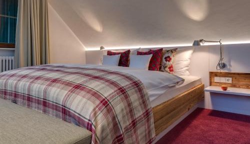 Suite with Lake View