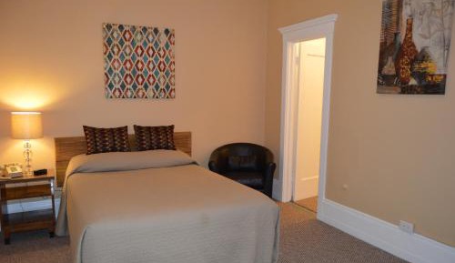 Deluxe Queen Room