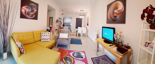 Apartment with Pool View 