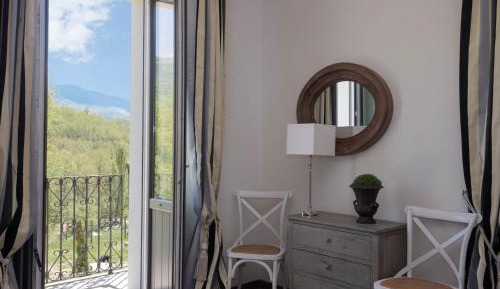 King Room with Mountain View