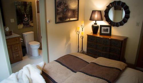 Single Room with Private Bathroom