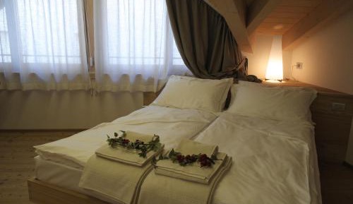 Double or Twin Room with Private Bathroom