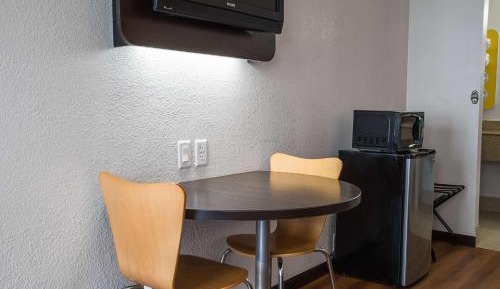 King Room - Non-Smoking