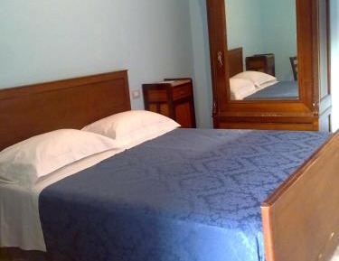 Deluxe Room (2 Adults + 1 Child)