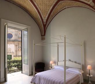 Luxury Double Room with City View