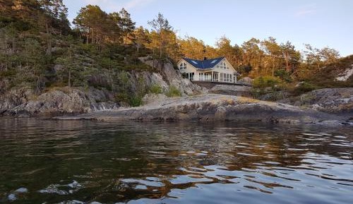 Villa - Beach Front